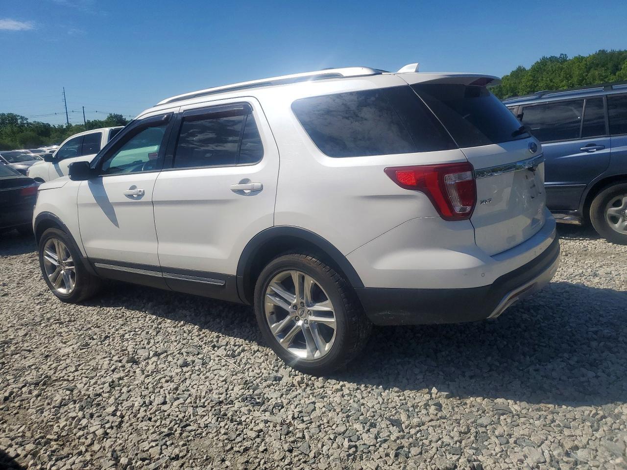2016 Ford Explorer Xlt - Фото 2