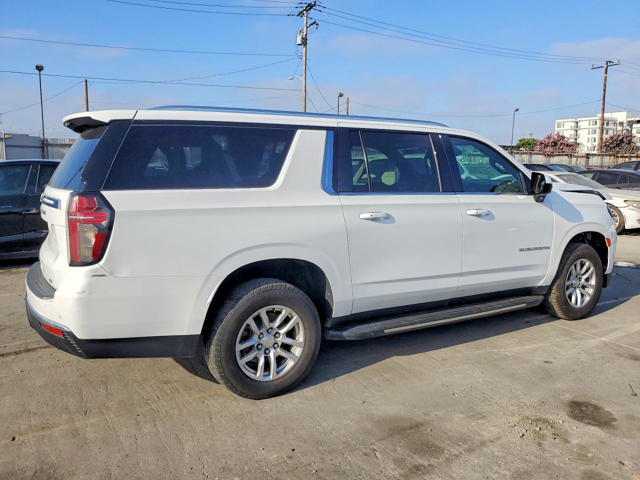 2023 Chevrolet Suburban C1500 Lt - Фото 3