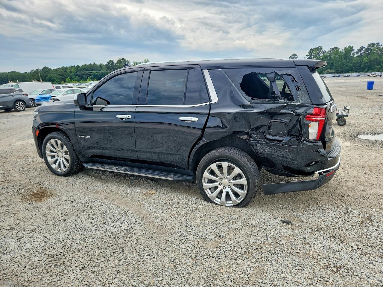 2021 Chevrolet Tahoe - Фото 2