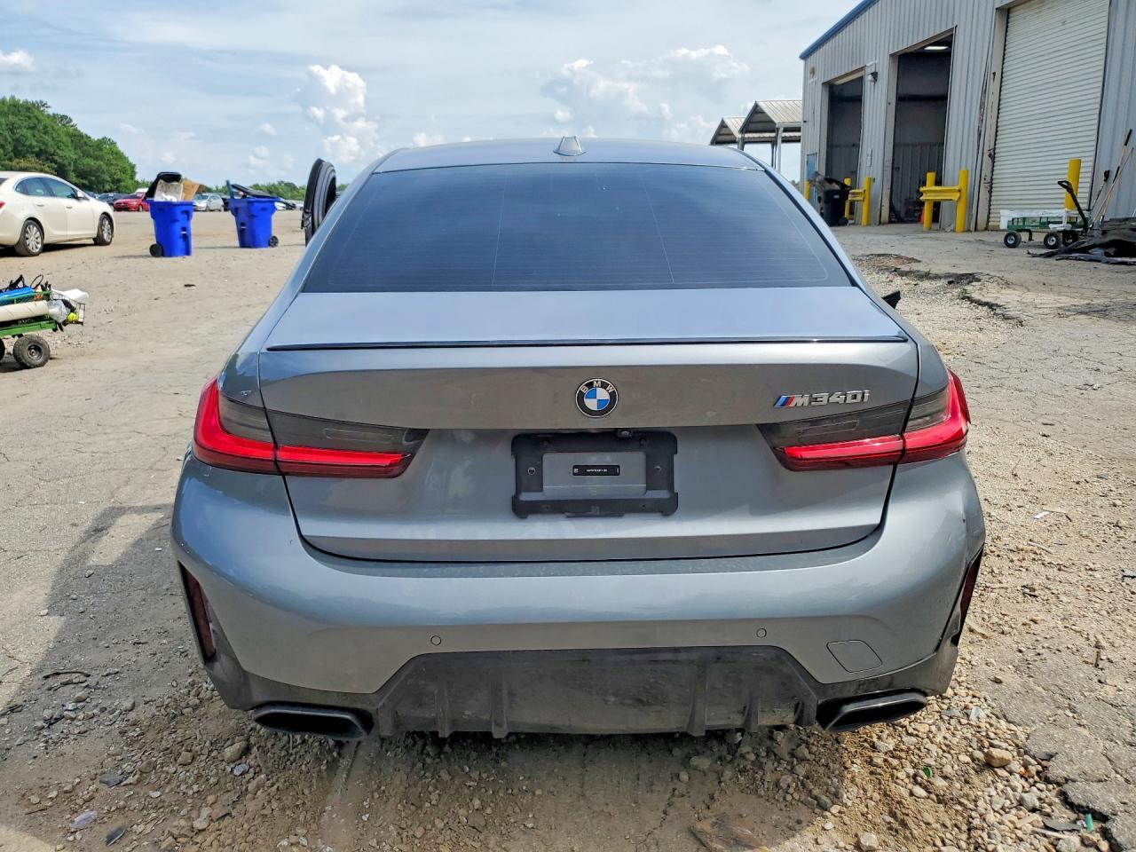 2025 BMW M340I - Фото 6