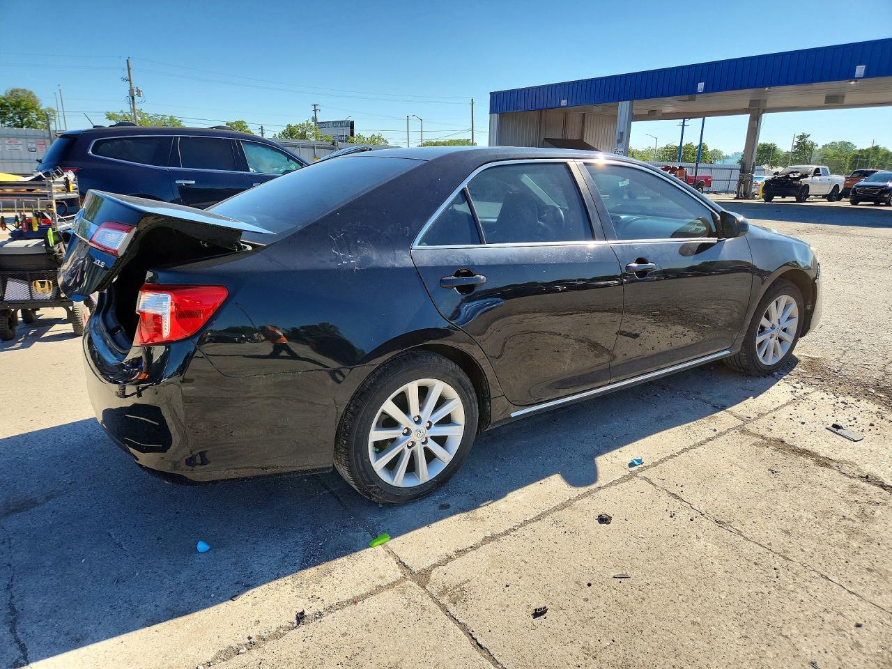 2014 Toyota Camry Xle - Image 3