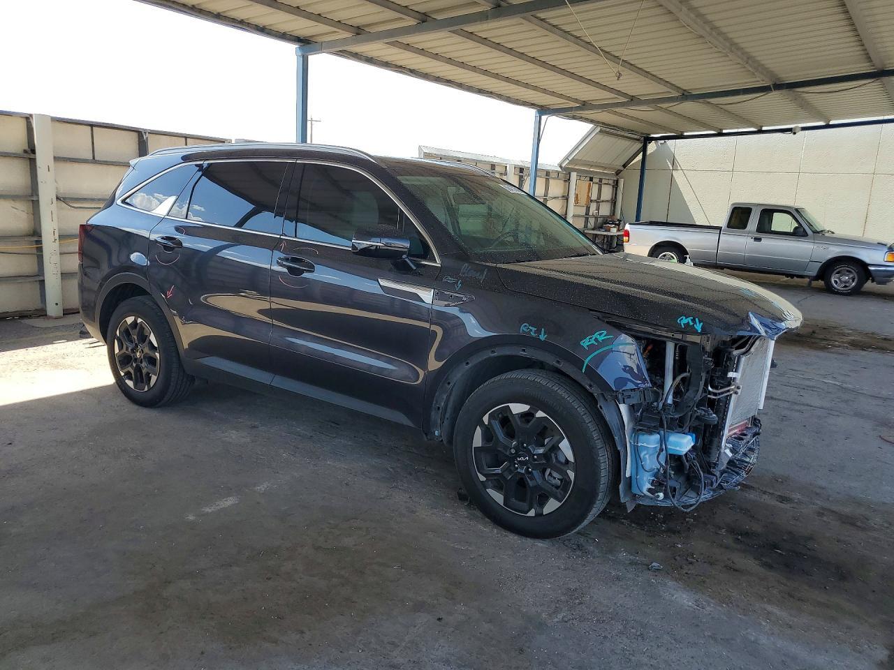 2025 Kia Sorento S - Фото 4