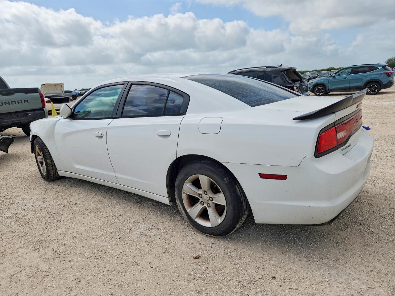 2014 Dodge Charger Se - Image 2
