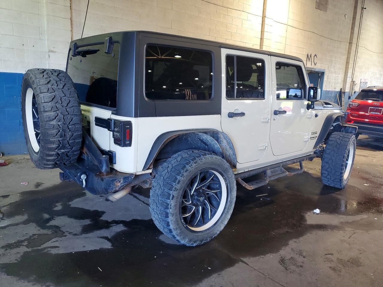 2011 Jeep Wrangler Unlimited Sport - Фото 3