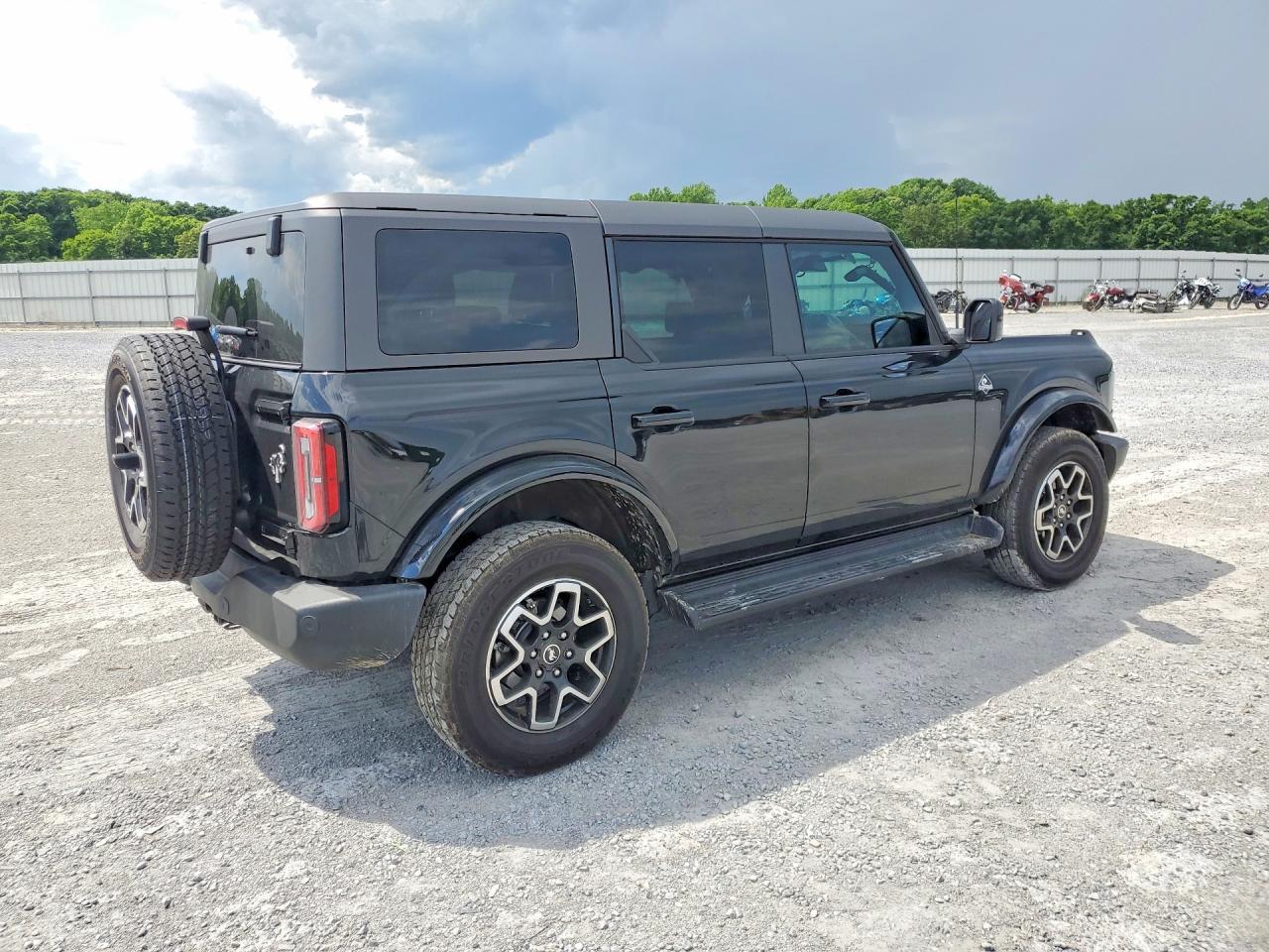 2025 Ford Bronco Outer Banks - Фото 3