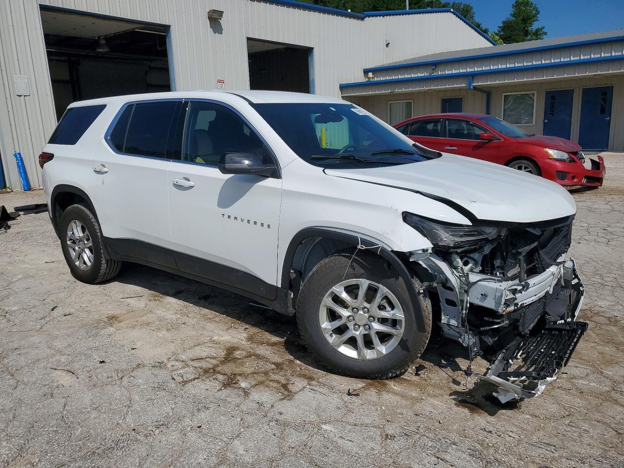 2023 Chevrolet Traverse Ls - Фото 4