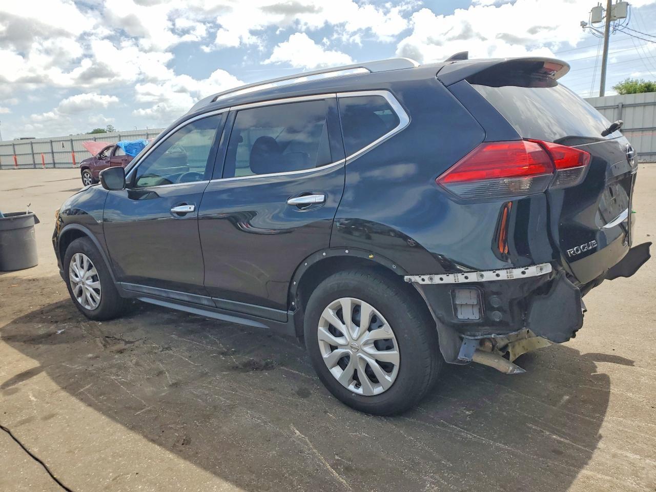 2017 Nissan Rogue S - Фото 2