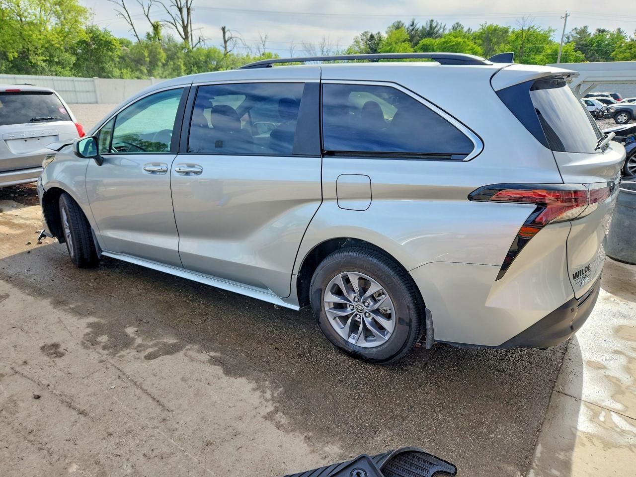 2024 Toyota Sienna Xle 7-Passenger - Фото 2