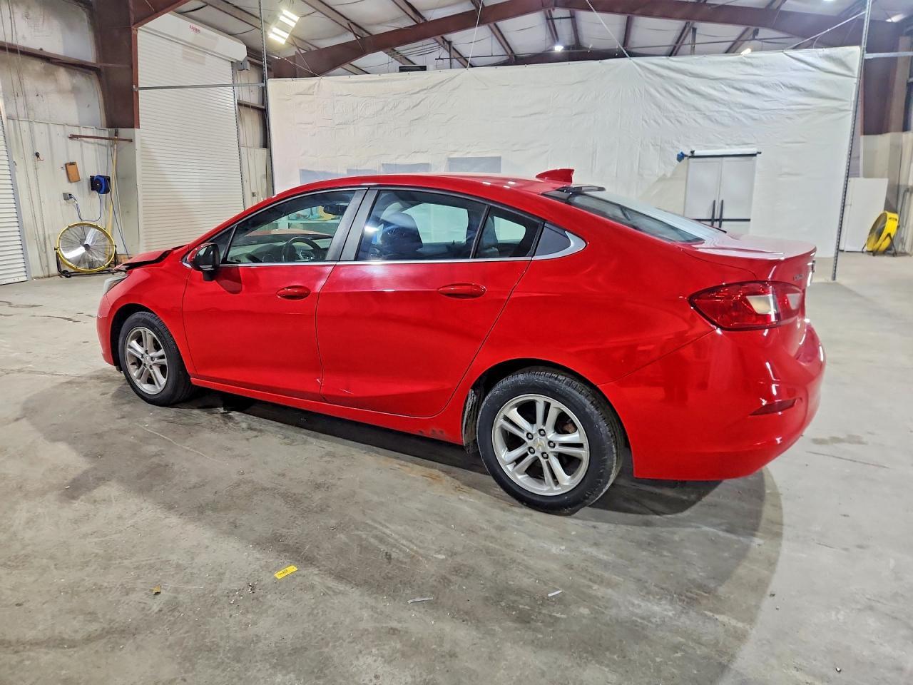 2018 Chevrolet Cruze Lt - Image 2