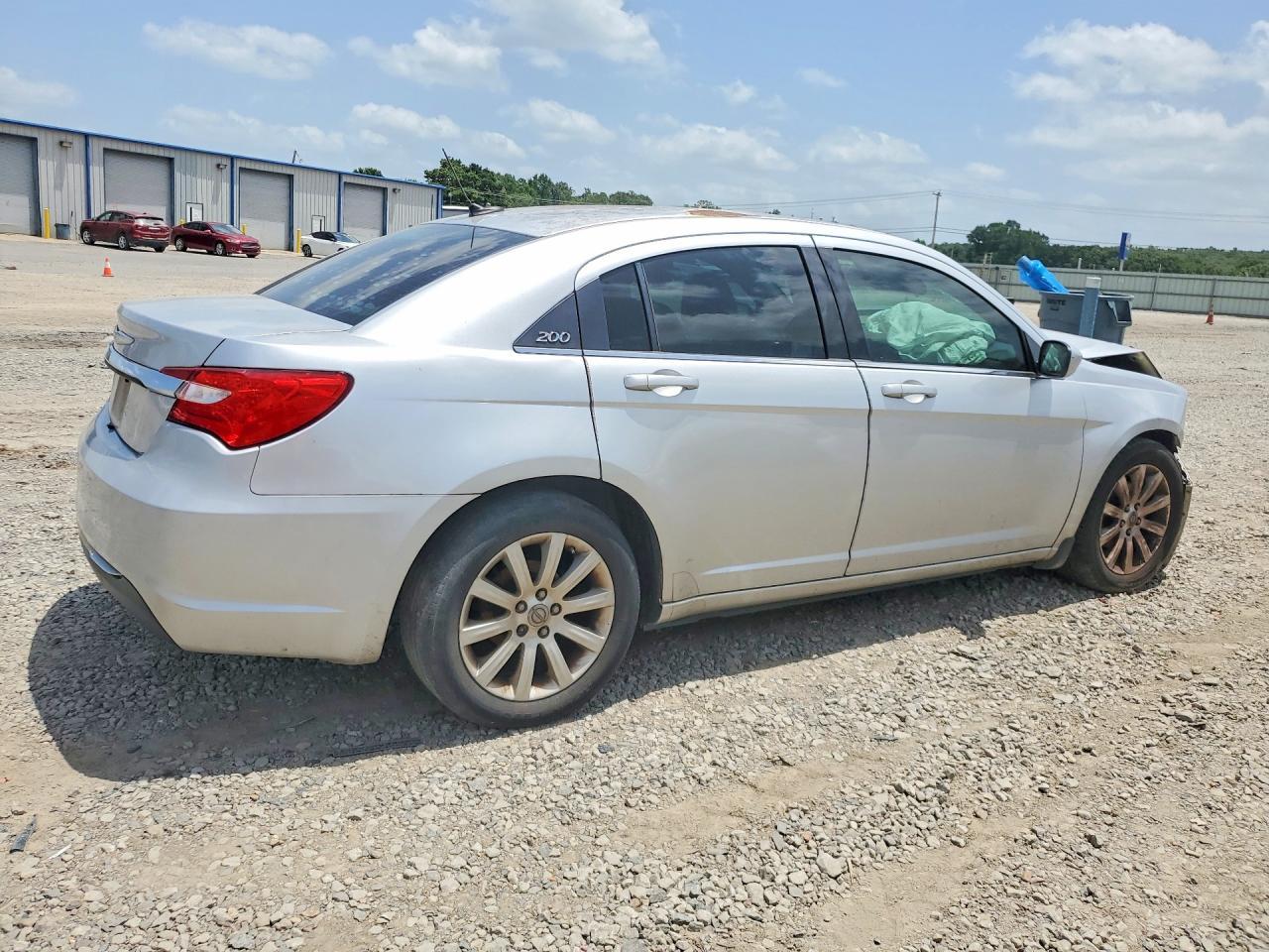 2012 Chrysler 200 Touring - Image 3