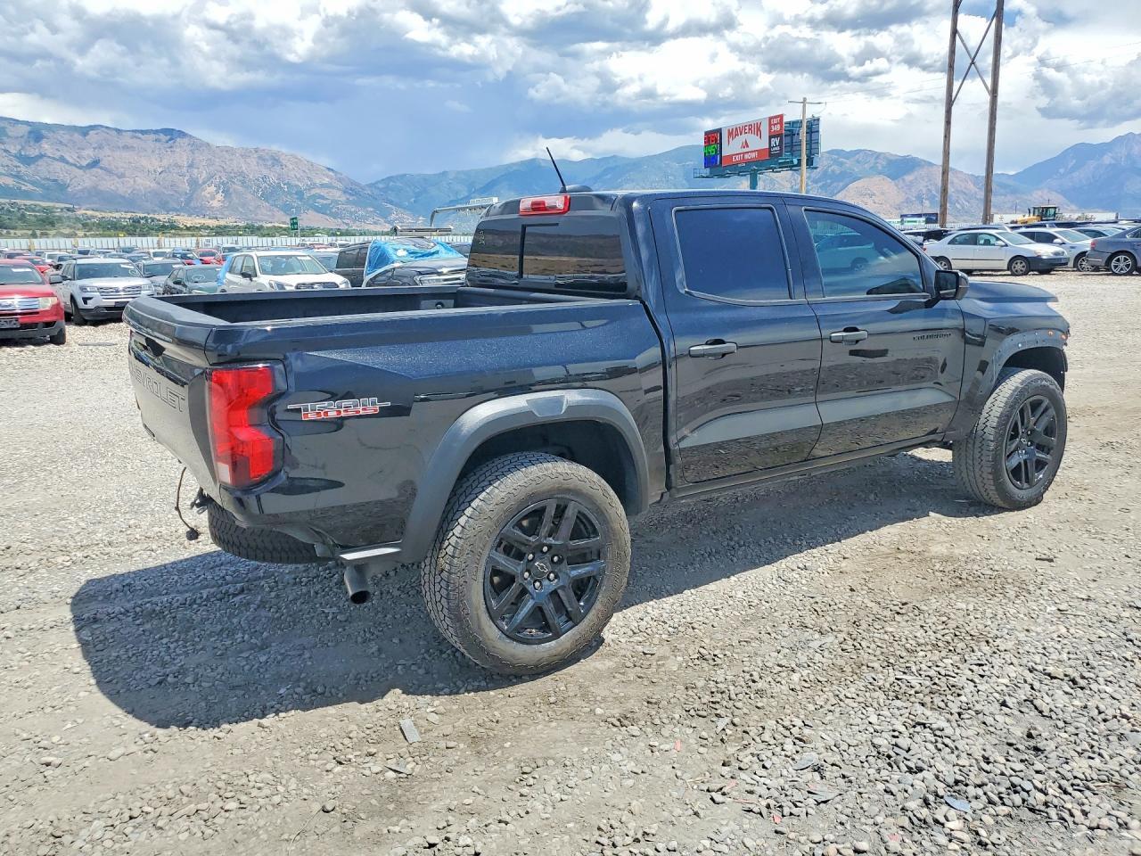2023 Chevrolet Colorado Trail Boss - Image 3