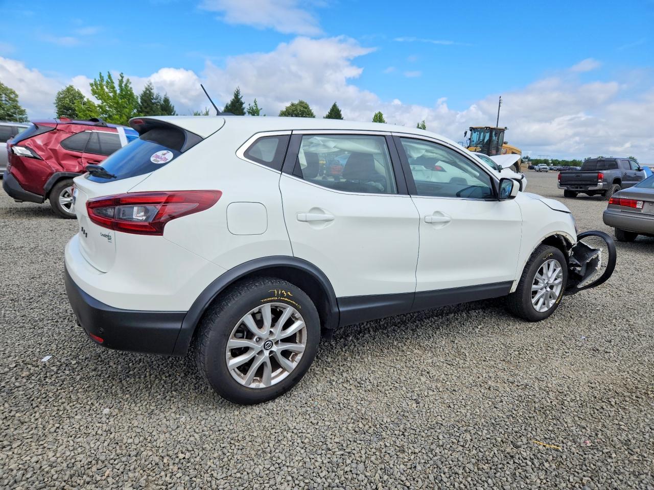 2021 Nissan Rogue Sport S - Image 3