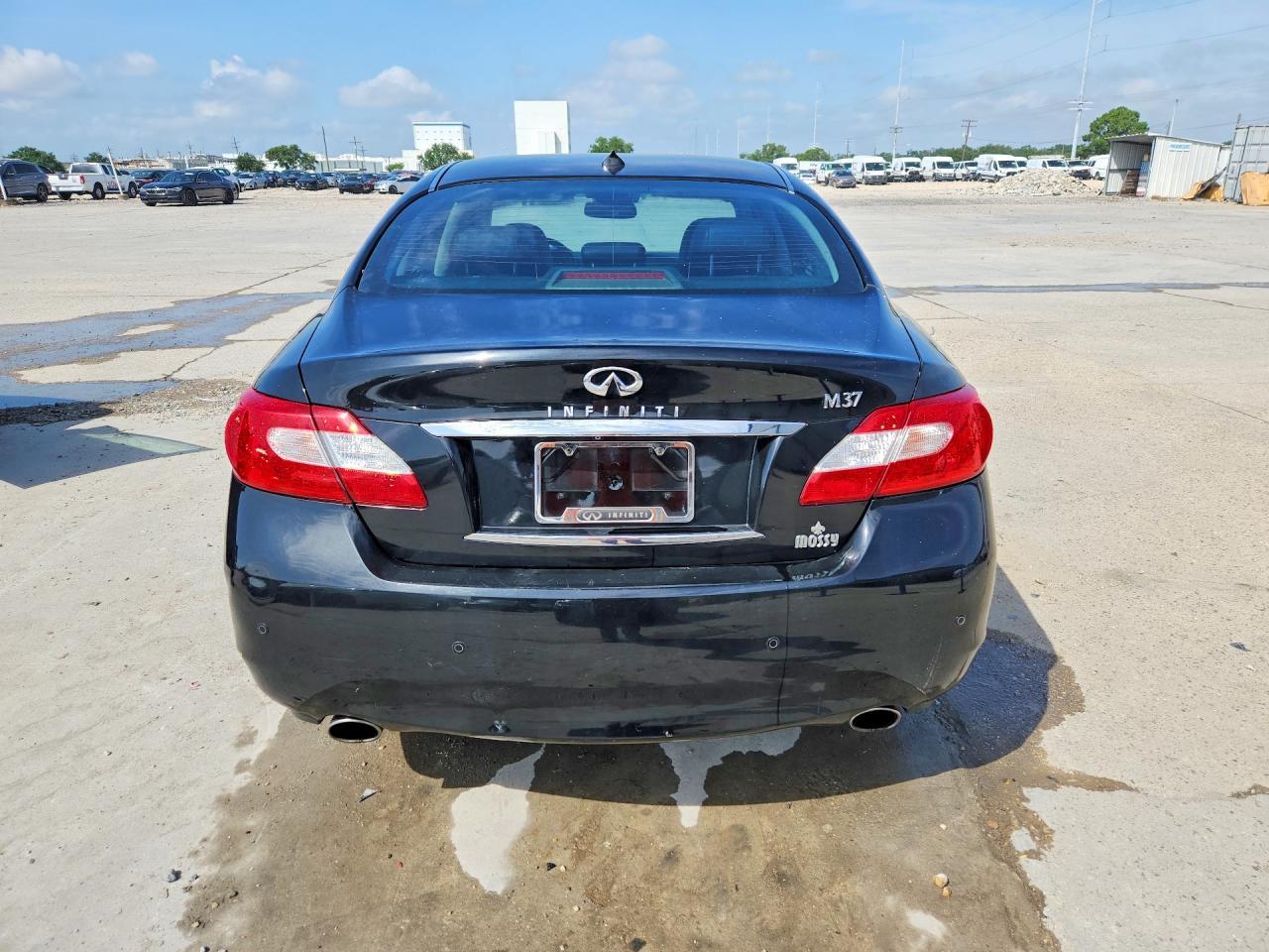 2013 Infiniti M37 Base - Image 6