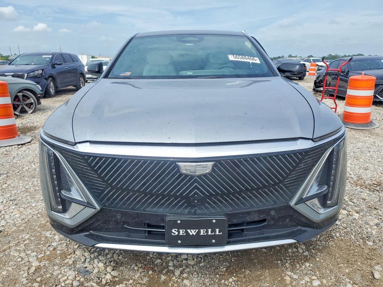 2025 Cadillac Lyriq Luxury - Image 5