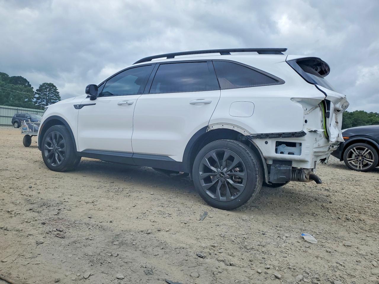 2023 Kia Sorento Ex - Image 2
