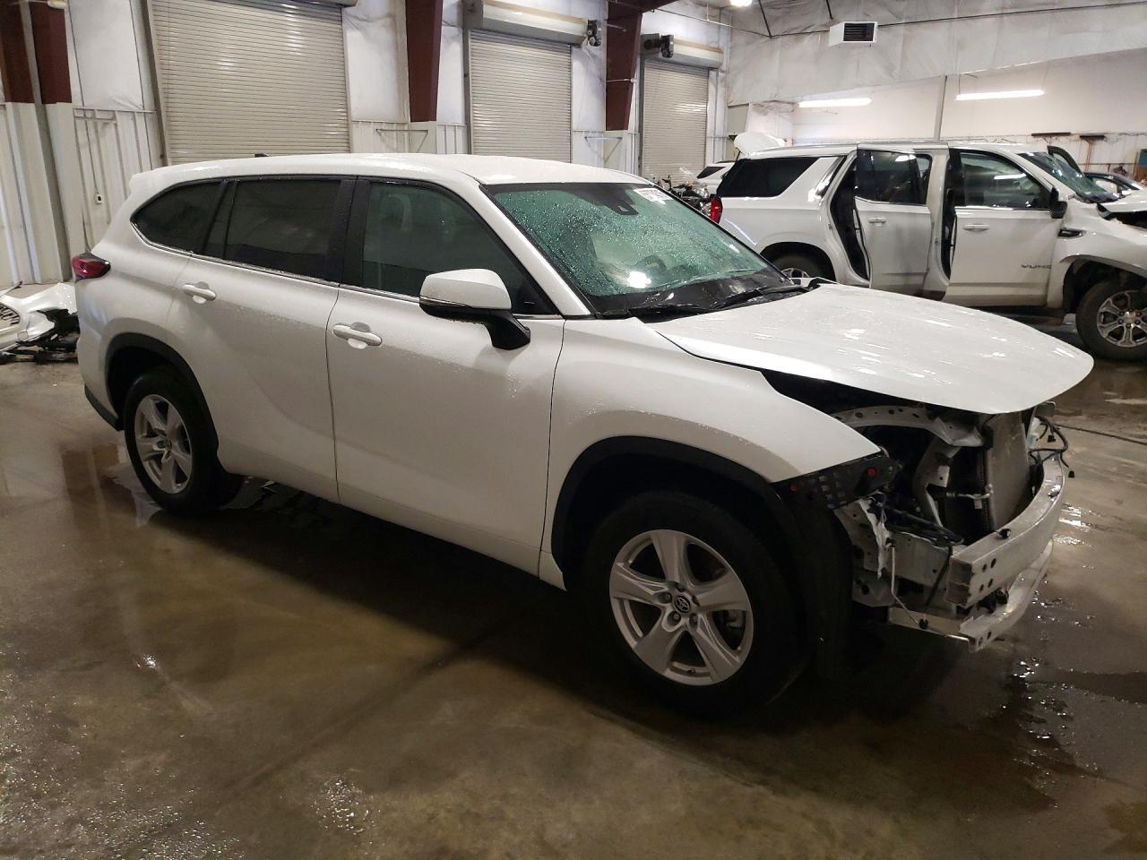 2023 Toyota Highlander L - Фото 4