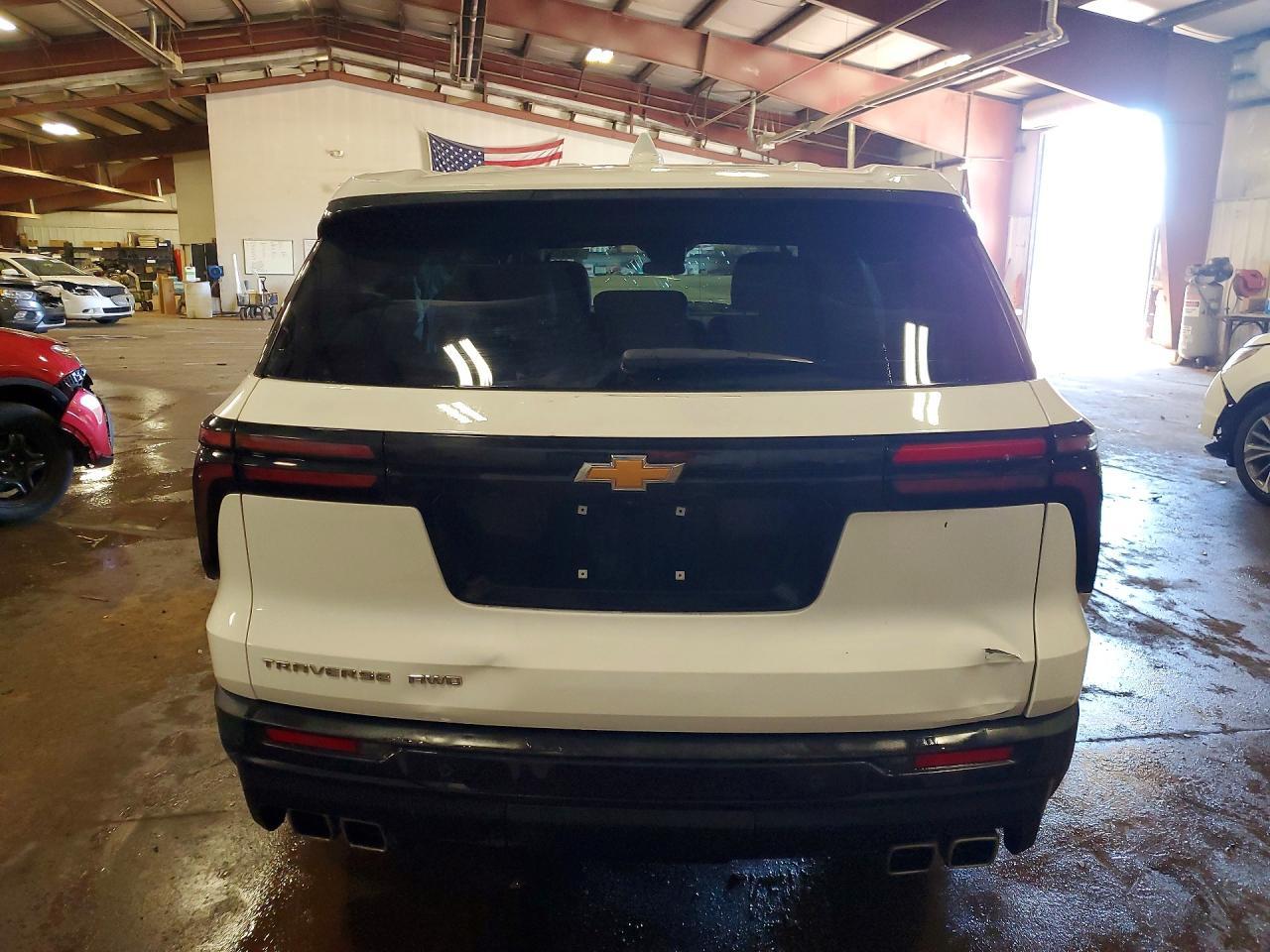 2024 Chevrolet Traverse Ls - Image 6