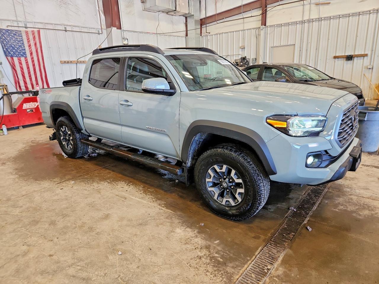 2022 Toyota Tacoma Trd Off-Road - Image 4