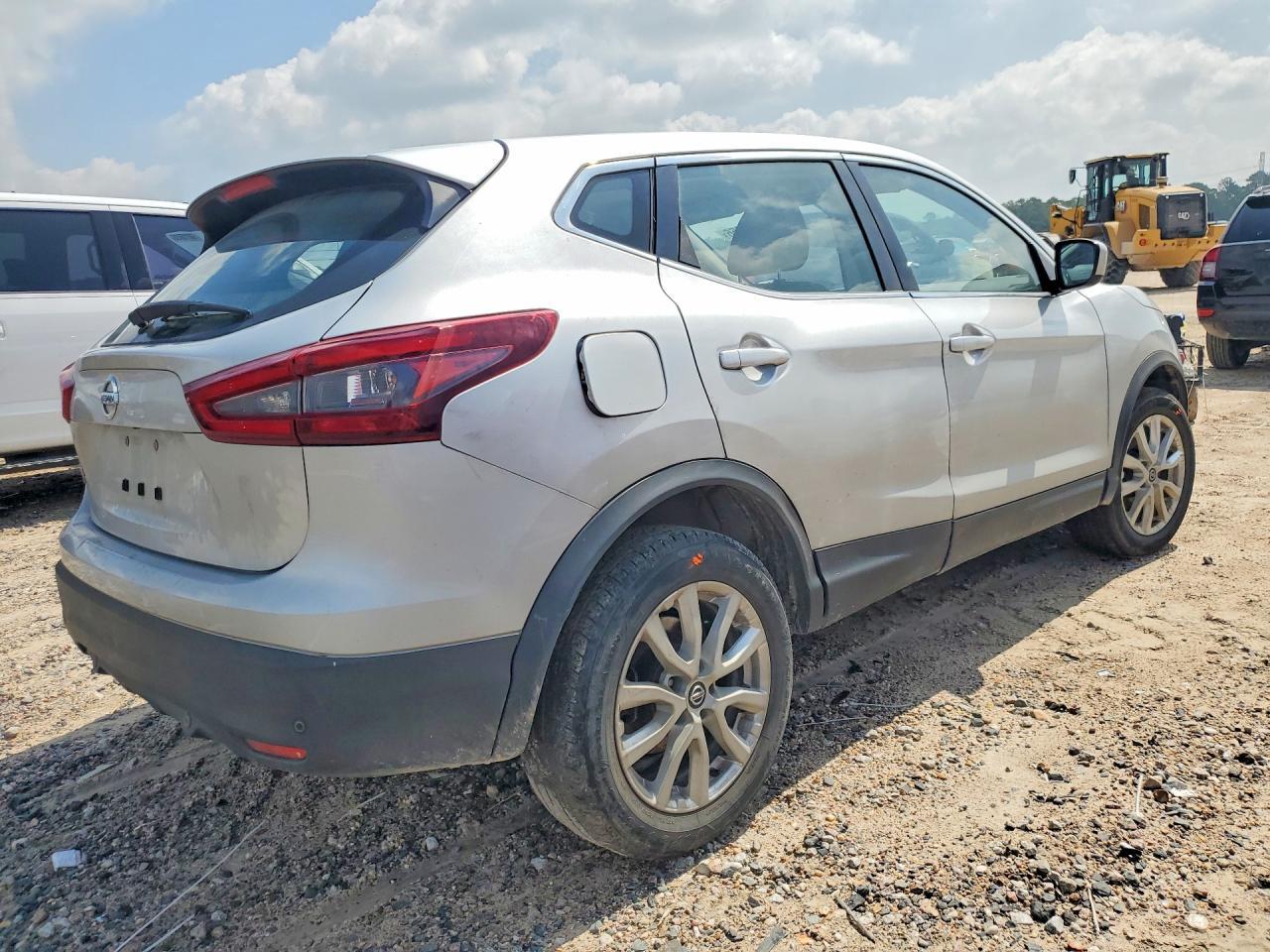 2021 Nissan Rogue Sport S - Image 3