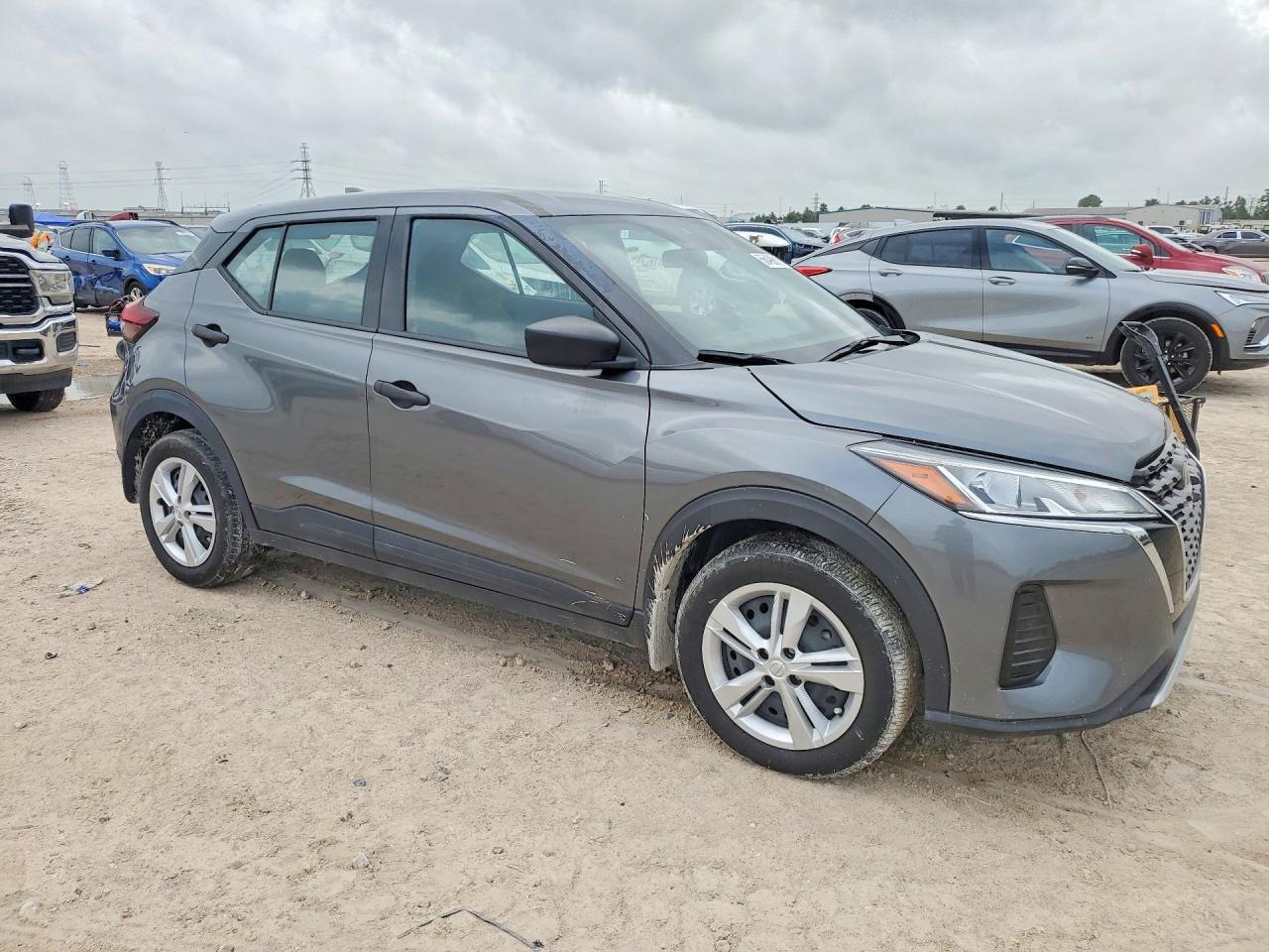 2024 Nissan Kicks S - Image 4