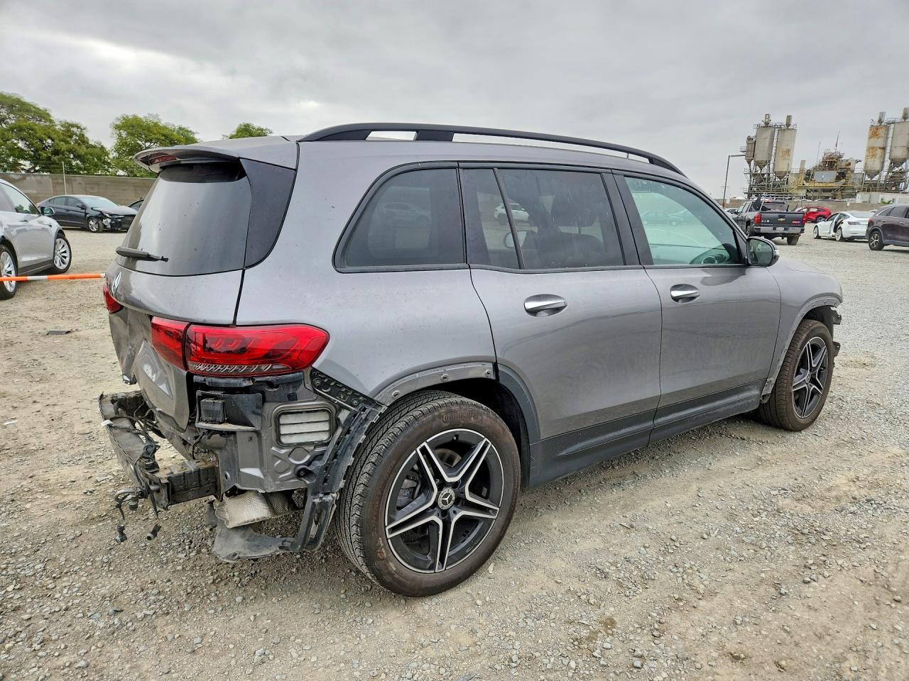 2023 Mercedes-Benz Glb 250 - Image 3