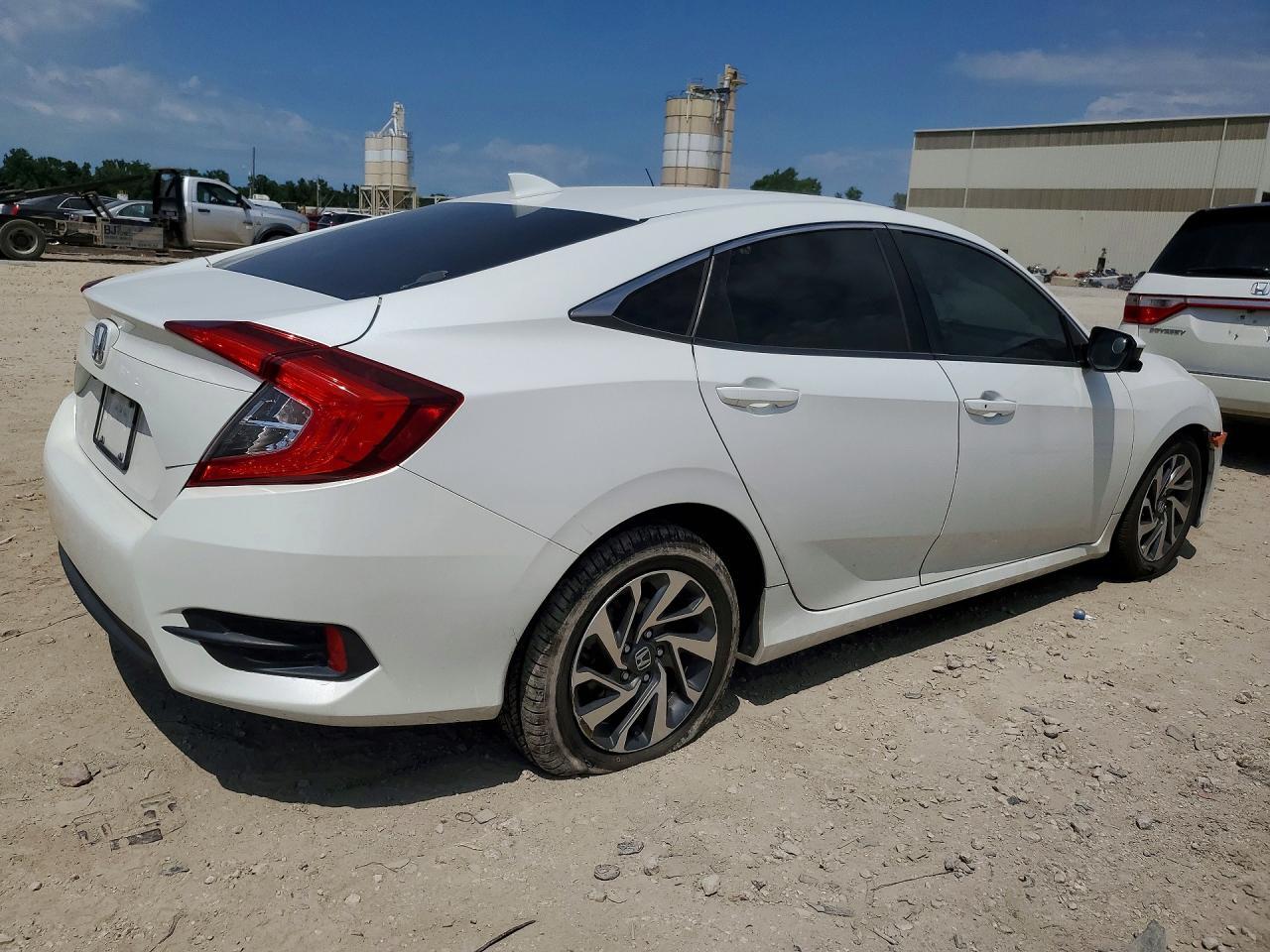 2018 Honda Civic Ex - Image 3