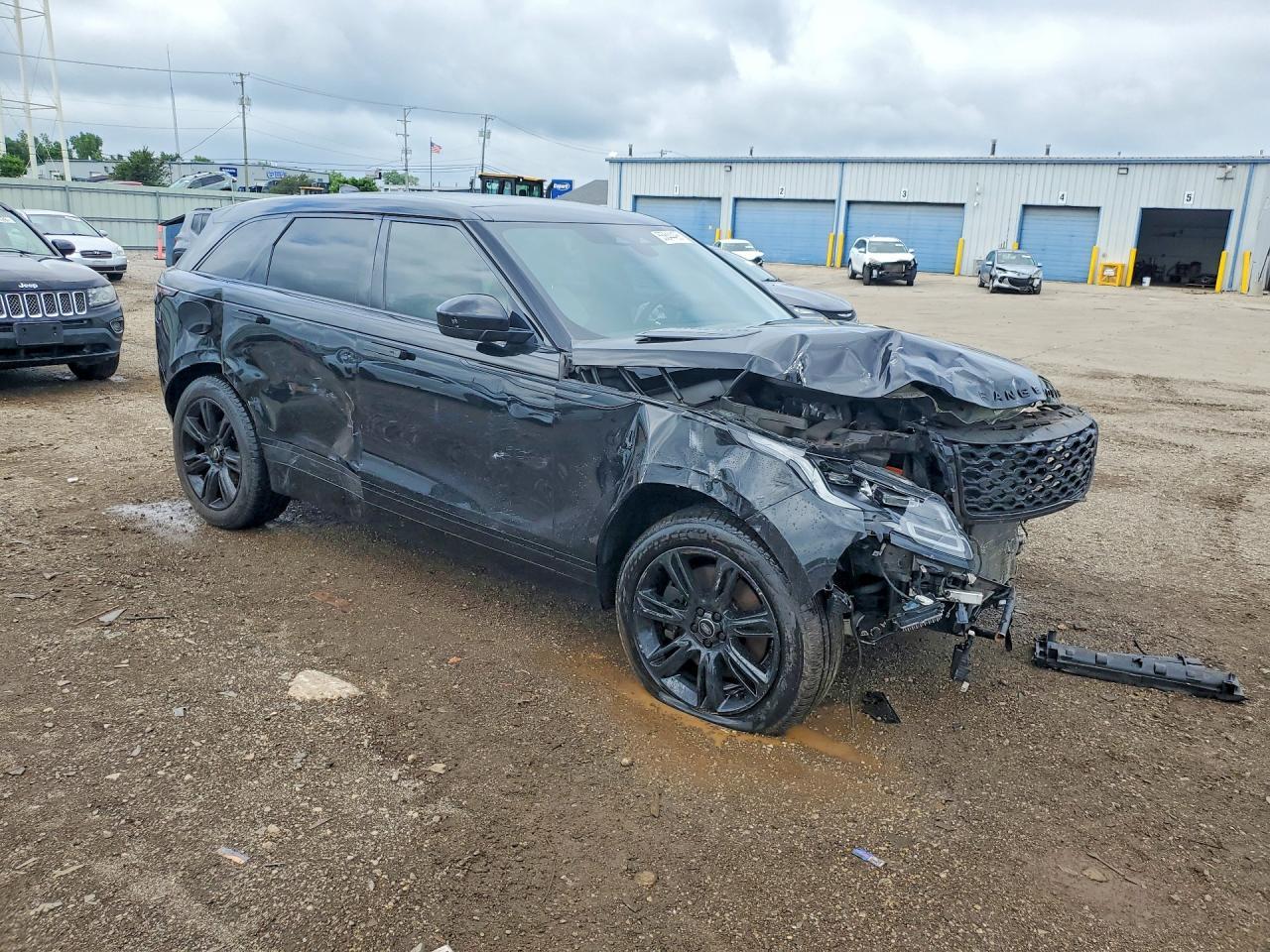 2023 Land Rover Range Rover Velar R-Dynamic S - Image 4