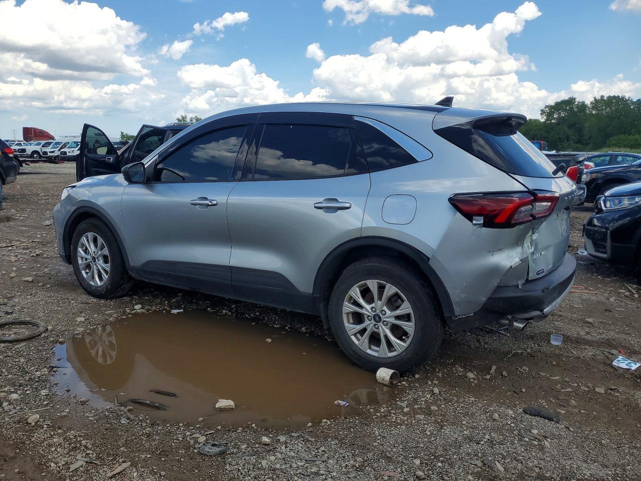 2024 Ford Escape Active - Image 2
