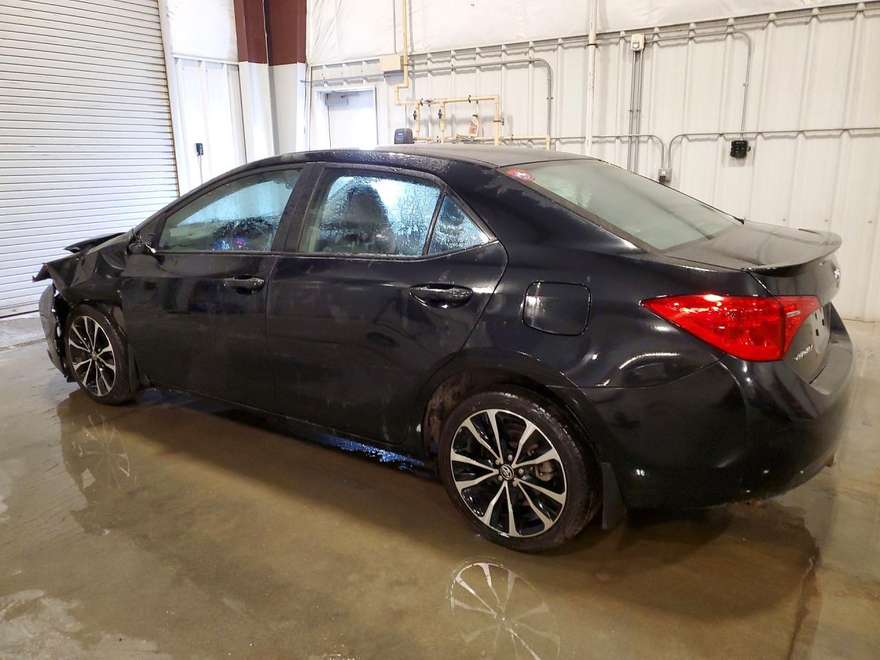 2017 Toyota Corolla Se - Фото 2