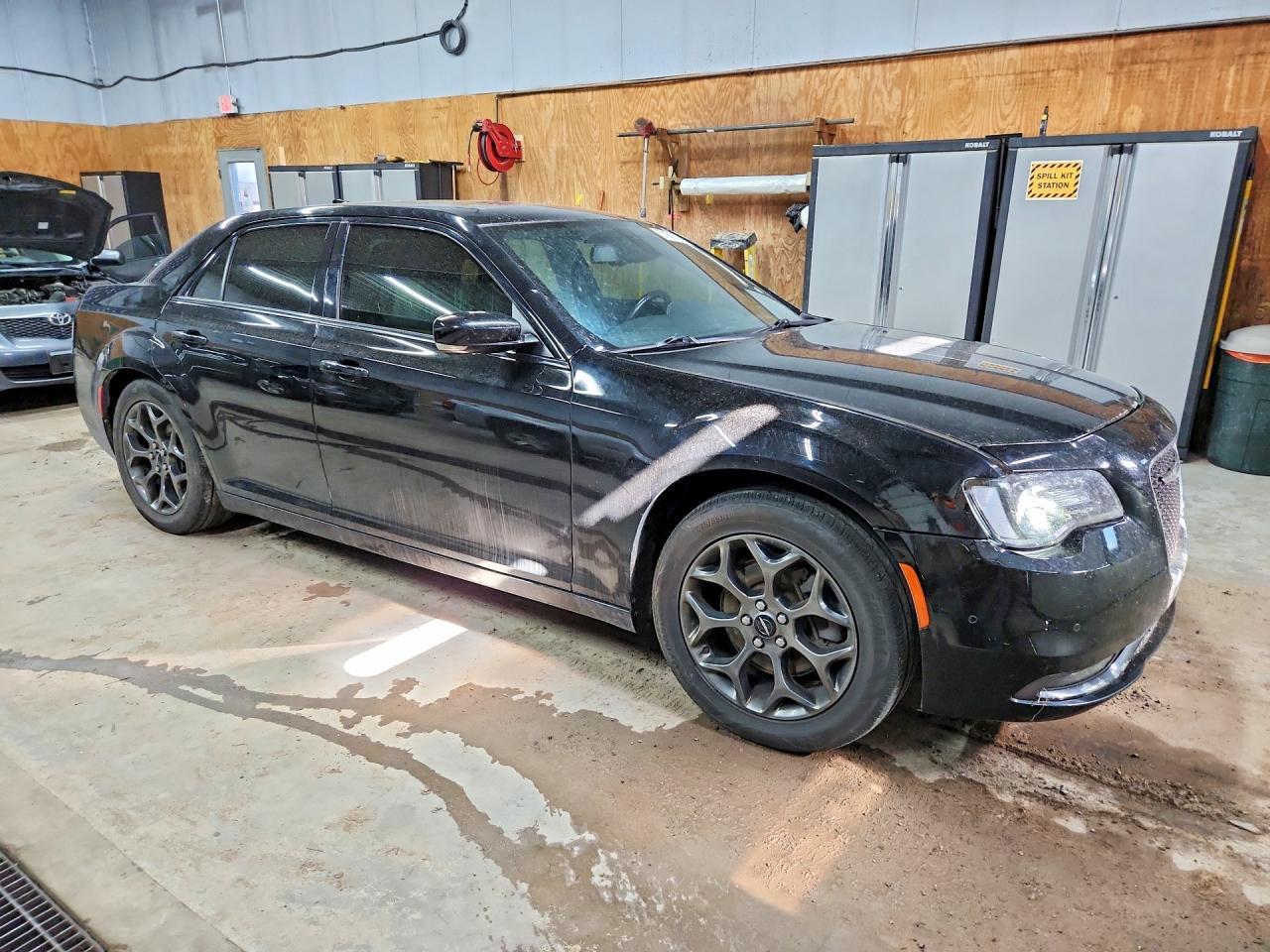 2017 Chrysler 300 S - Фото 4