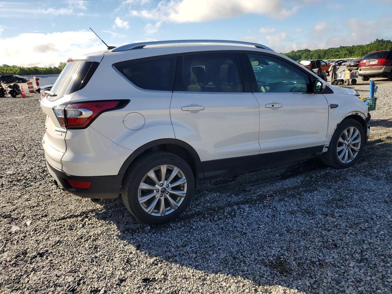2017 Ford Escape - Фото 3