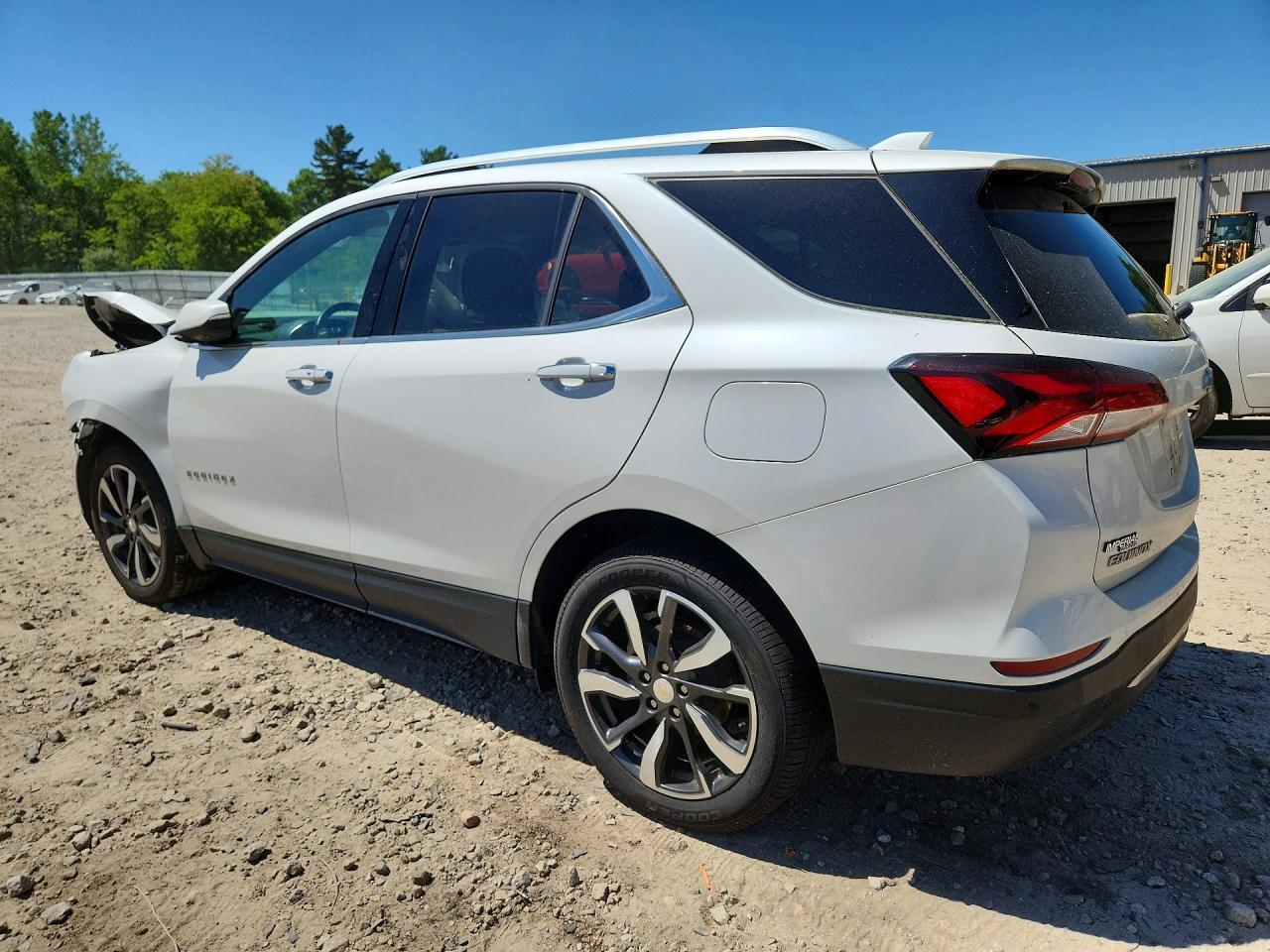 2022 Chevrolet Equinox Premier - Image 2