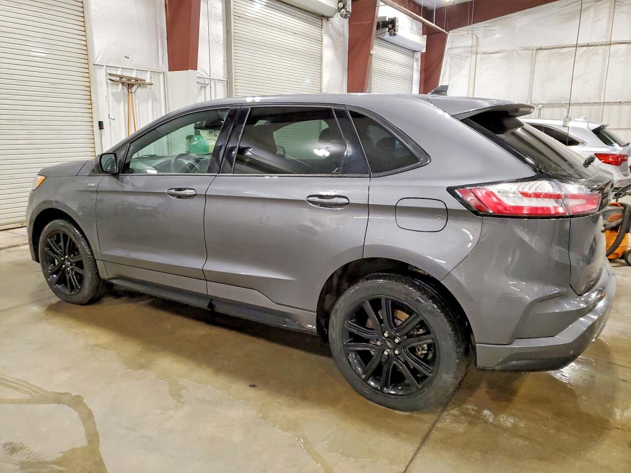 2022 Ford Edge Sel - Image 2