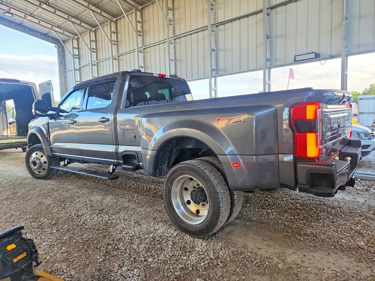 2026 Ford F450 Super Duty - Фото 2