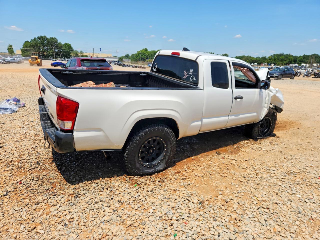 2016 Toyota Tacoma Sr - Image 3