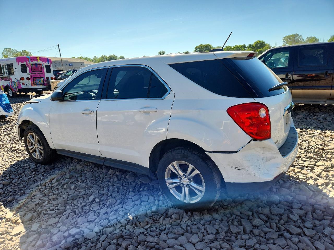 2015 Chevrolet Equinox Ls - Image 2