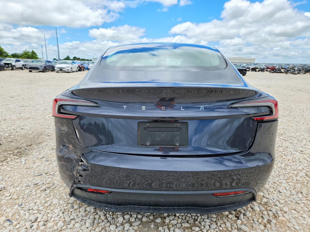 2024 Tesla Model 3 - Фото 6