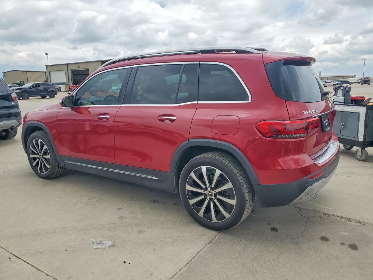 2021 Mercedes-Benz Glb 250 - Image 2