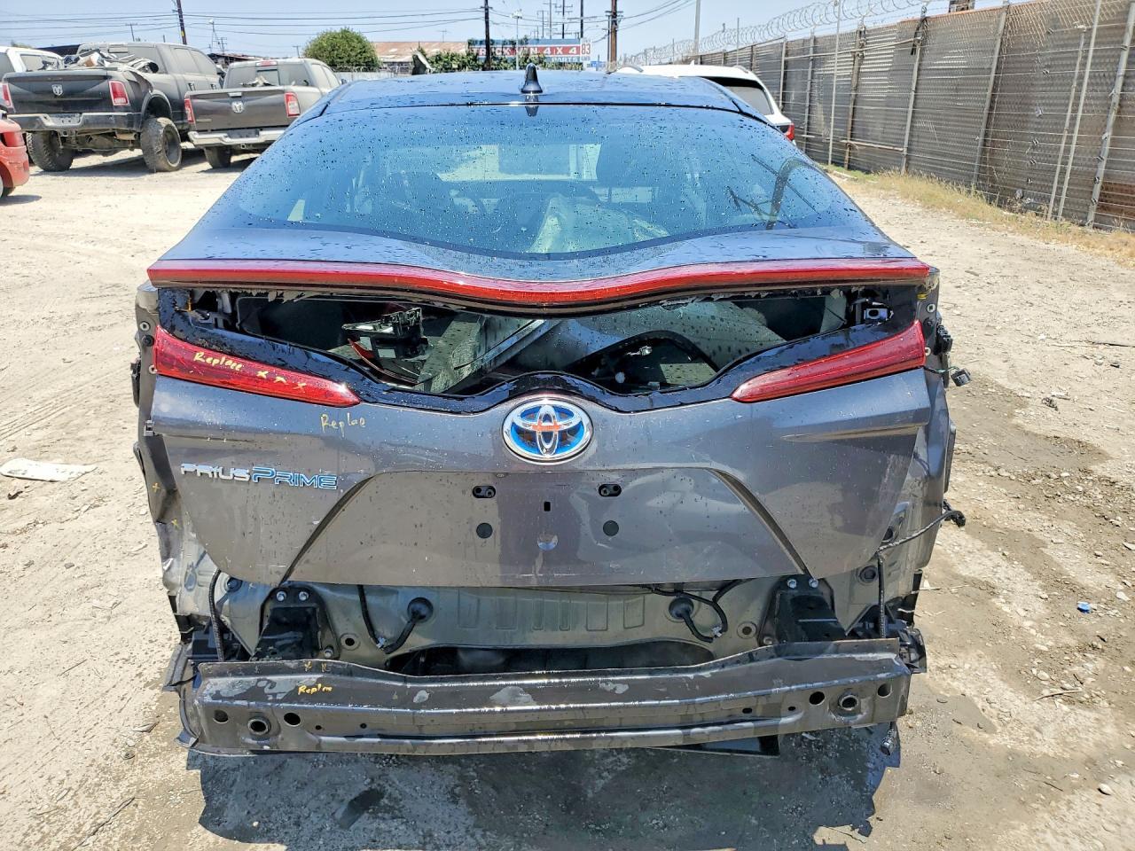 2017 Toyota Prius Prime Advanced - Фото 6