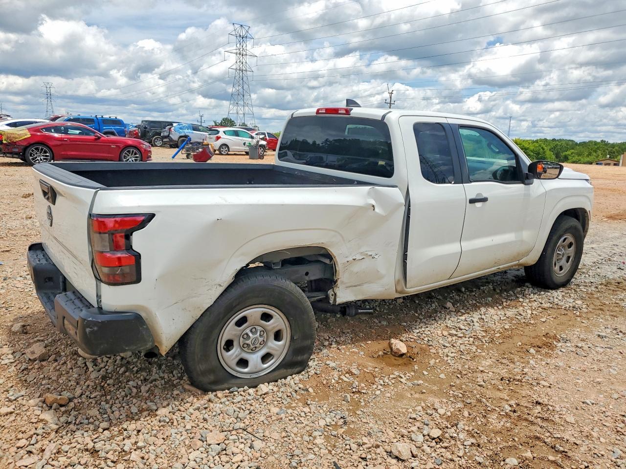 2022 Nissan Frontier S - Фото 3