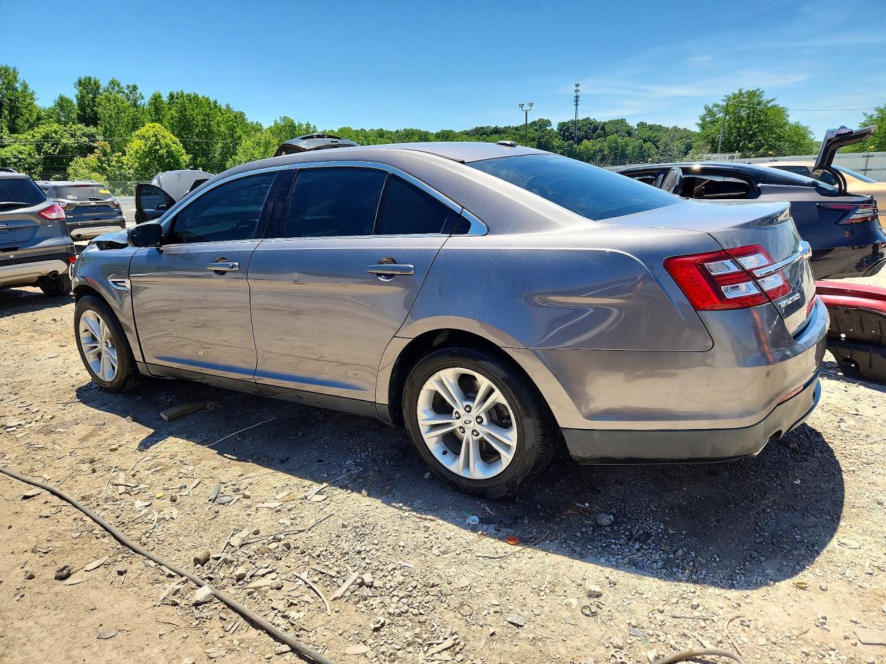 2014 Ford Taurus Sel - Image 2