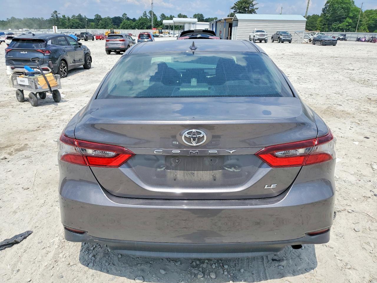 2022 Toyota Camry Le - Image 6