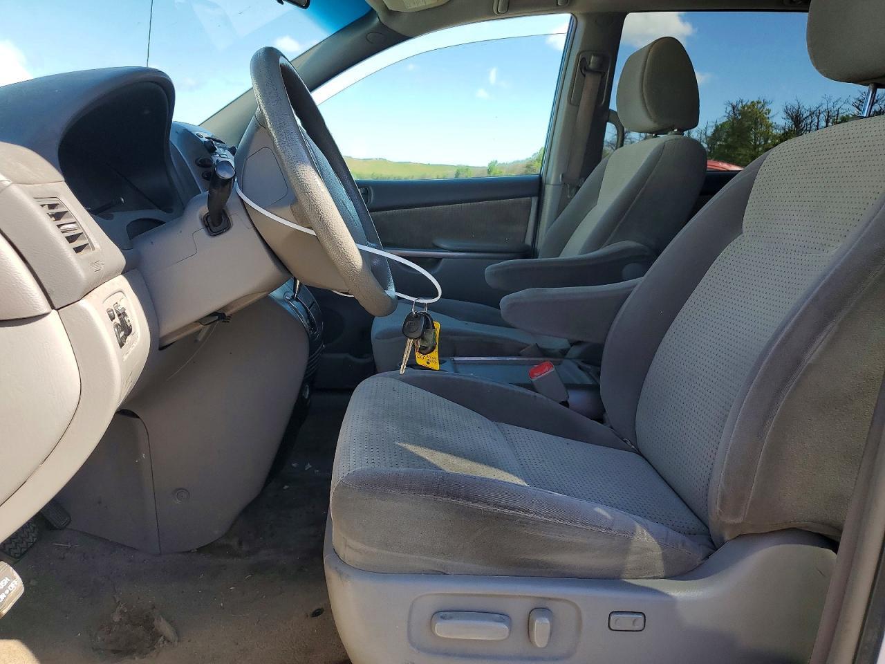 2009 Toyota Sienna - Фото 7