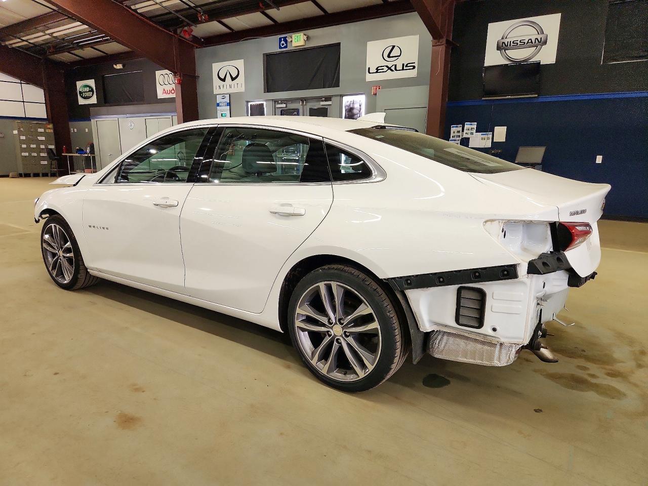 2022 Chevrolet Malibu Lt - Image 2