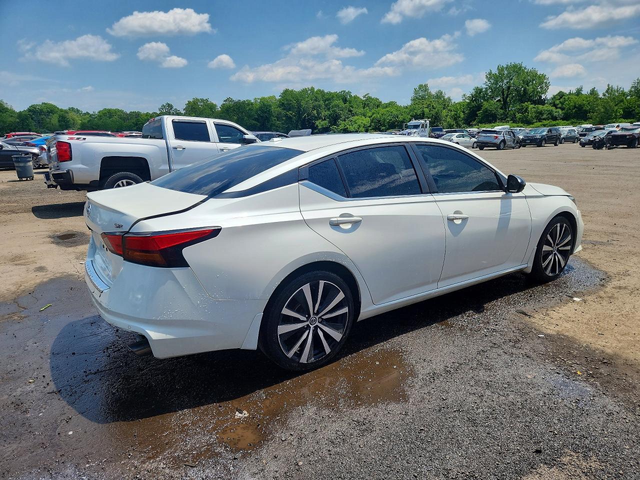 2020 Nissan Altima Sr - Фото 3