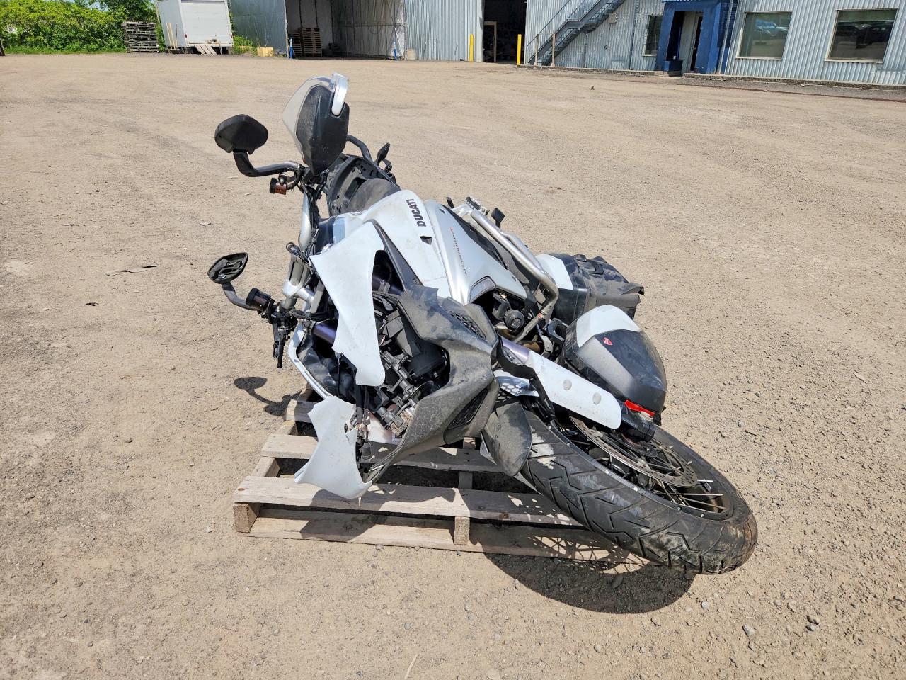 2023 Ducati Multistrada V4 - Фото 2