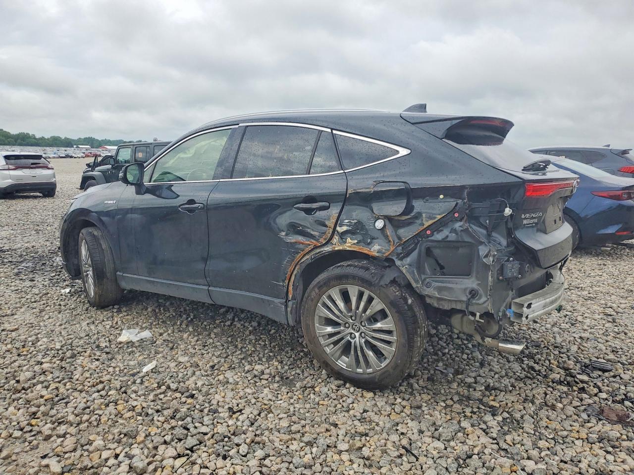 2021 Toyota Venza Limited - Image 2