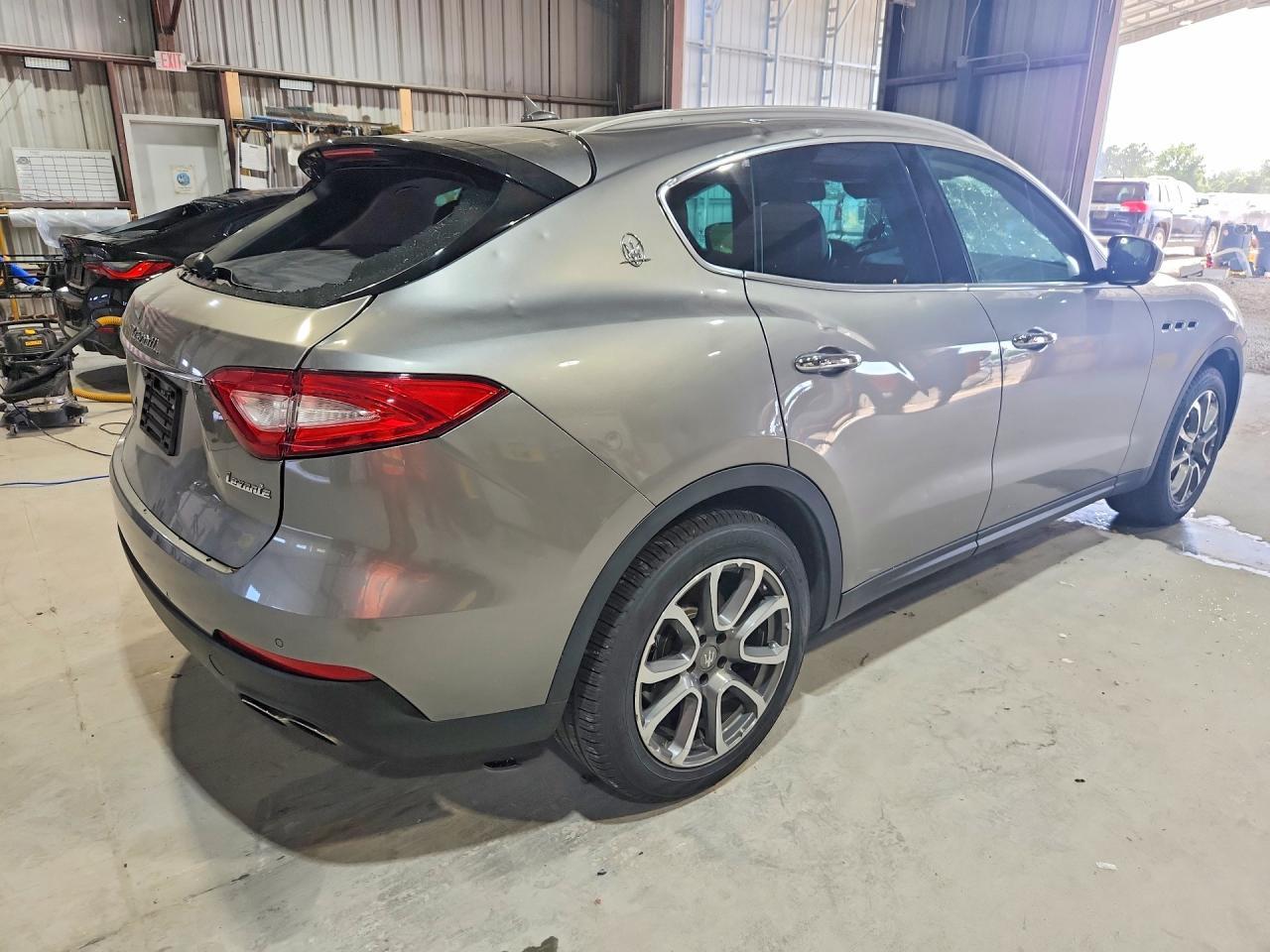 2017 Maserati Levante S - Фото 3