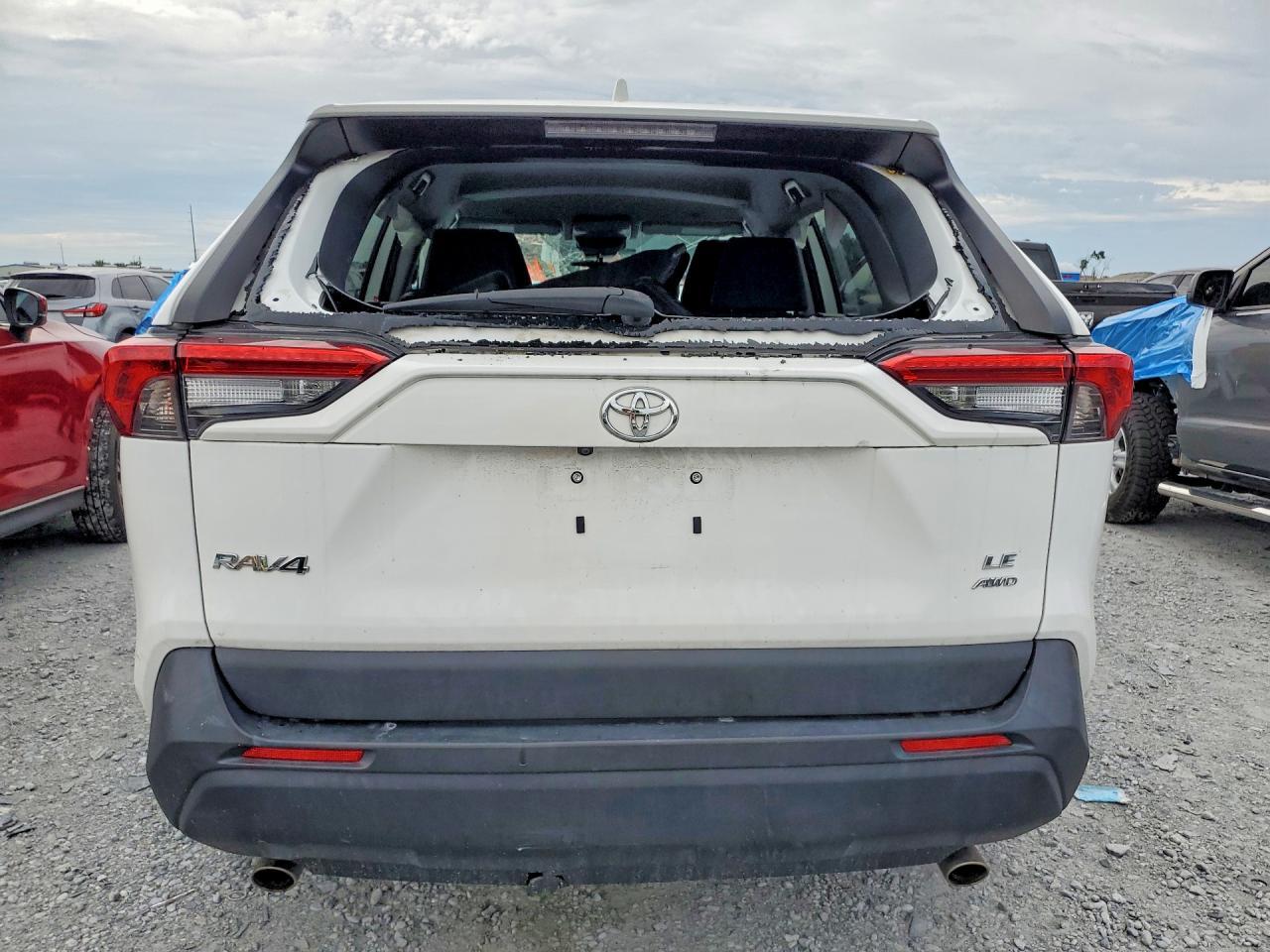 2024 Toyota Rav4 Le - Image 6
