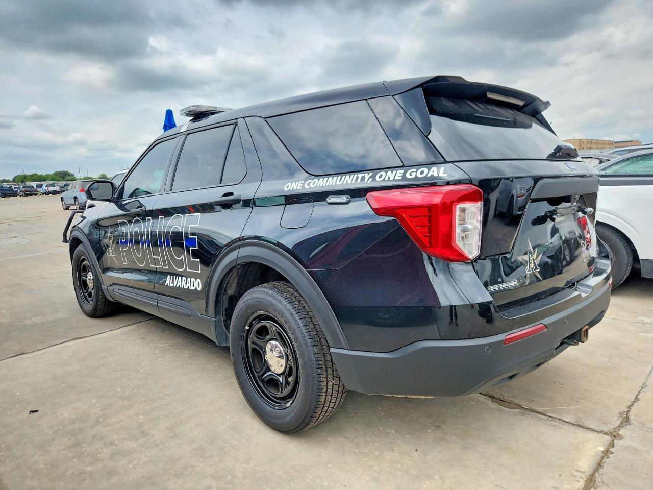 2023 Ford Explorer Police Interceptor - Image 2